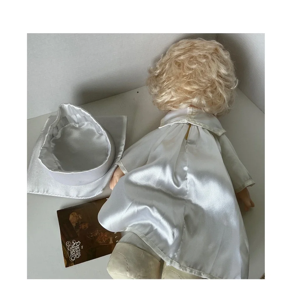 Precious‎ Moments Vintage 1991 Graduation Doll White Satin Gown 15 Inch NWT